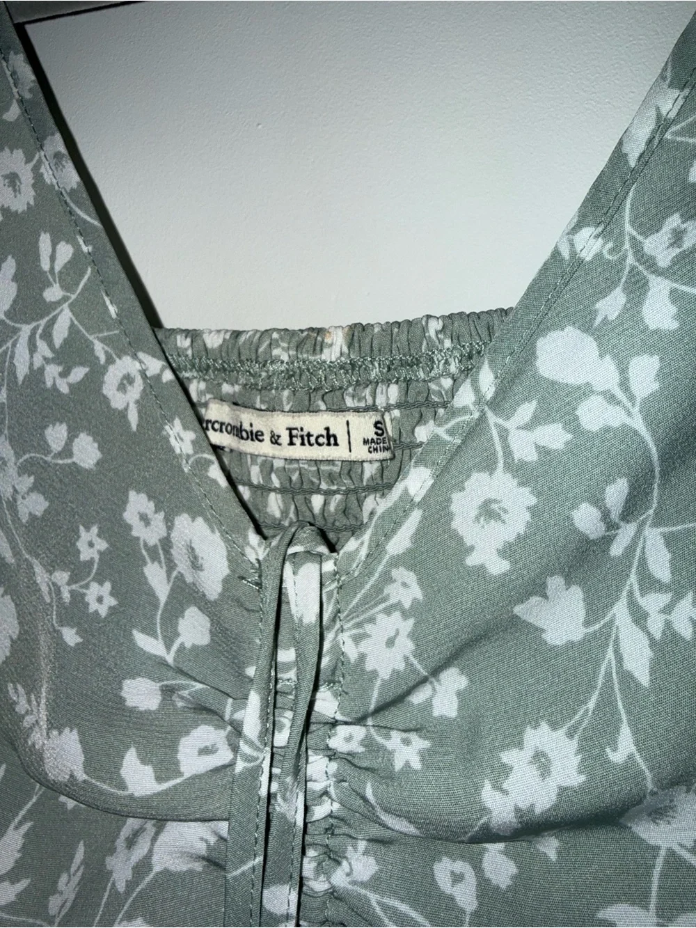 Abercrombie & Fitch Sage Green Floral Ruched Blouse